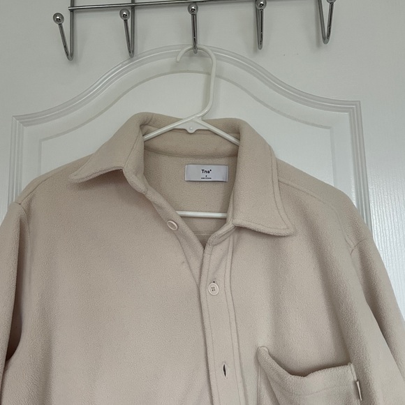 LIKE NEW Aritzia (TNA) Polar Shirt Jacket - Picture 3 of 3